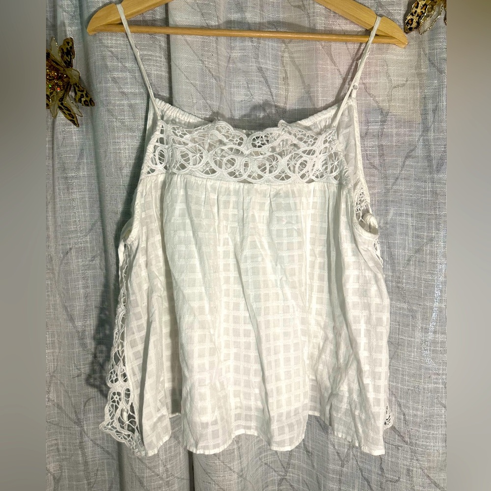 Elegant  White Lace Trim flowy beach coastal Cowgirl Top Size L EUC